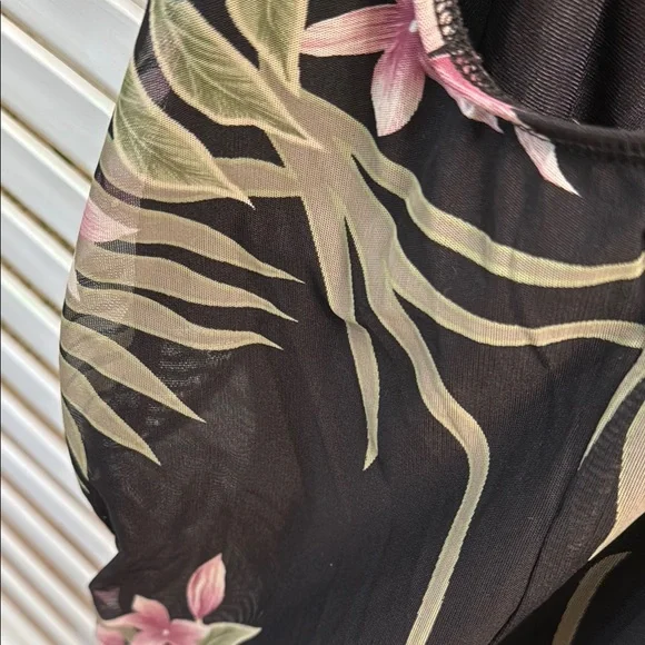 Tommy Bahama Black Tropical Floral One-Piece Swimsuit to small for me - Picture 7 of 11